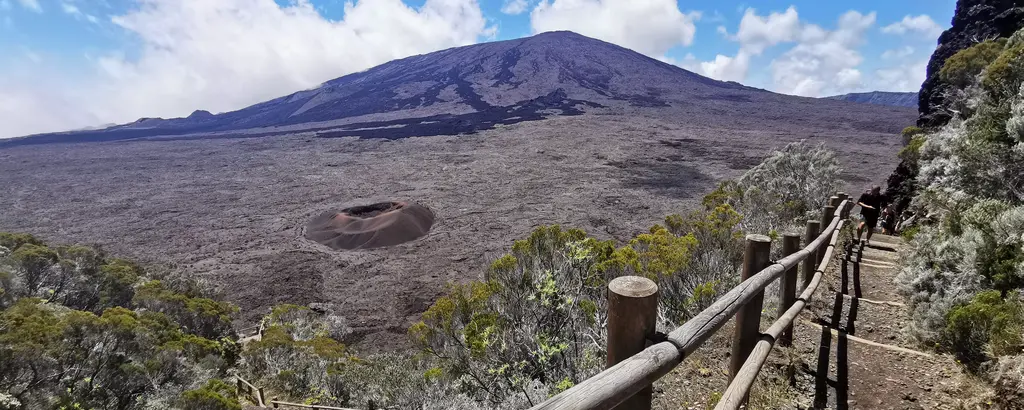 Ascension du volcan du Piton de la Fournaise en amoureux 