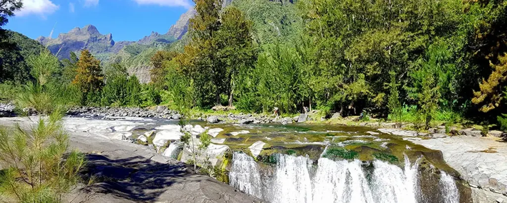 cascade des trois roches mafate