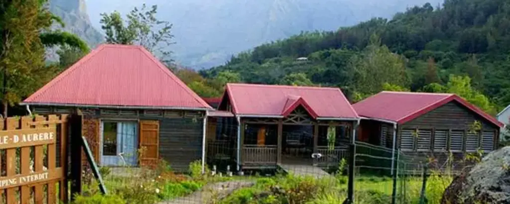 École d'Aurère, étape du Trek GRR2 dans le Cirque de Mafate