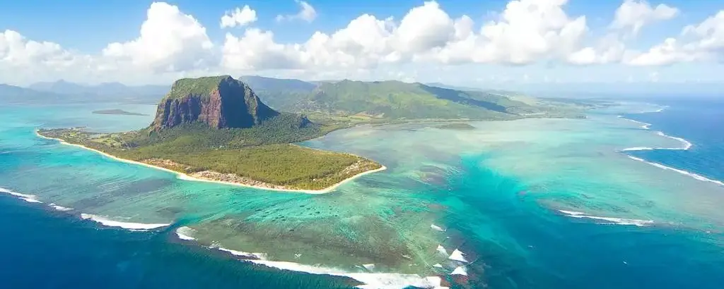 Vue sur le Morne Brabant à l'Île Maurice