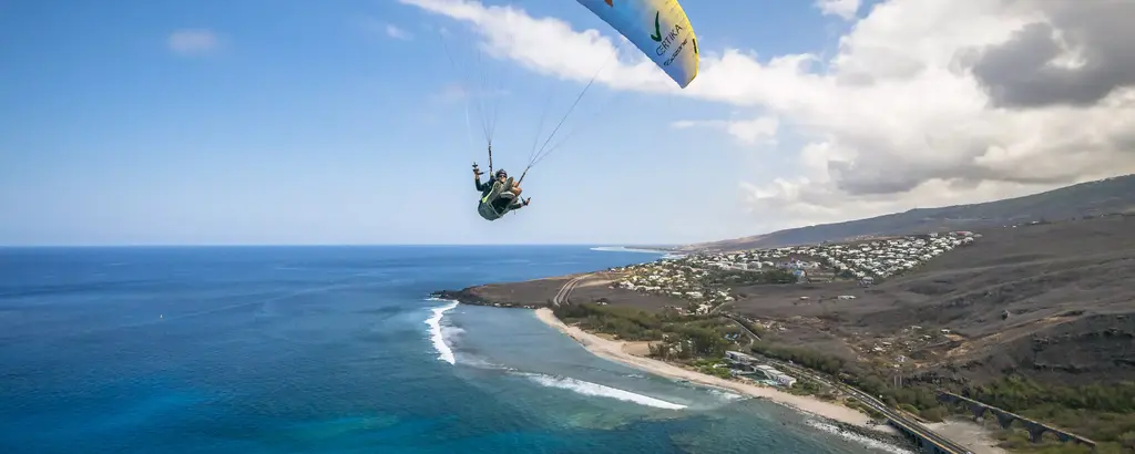 Survol en Parapente du lagon de Saint-Leu