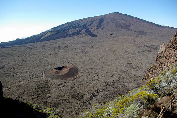 Vue sur l'enclos volcanique 