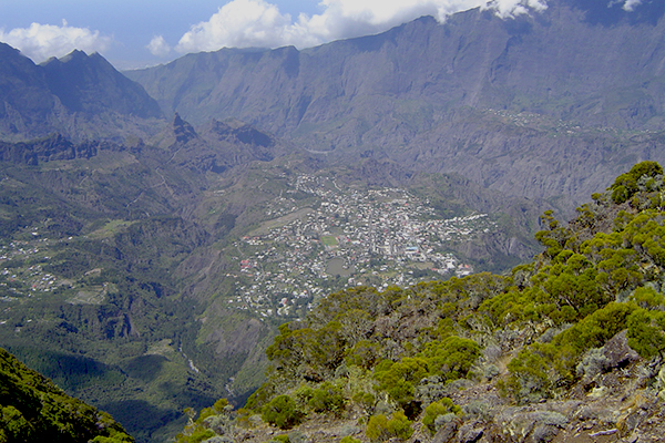 Point de vue sur le village de Cilaos 