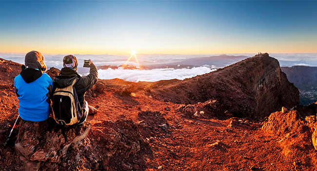 Lever du soleil sur le Piton des Neiges