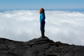 Mer de nuages au-dessus du volcan