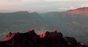 Lever du soleil sur le Piton des Neiges